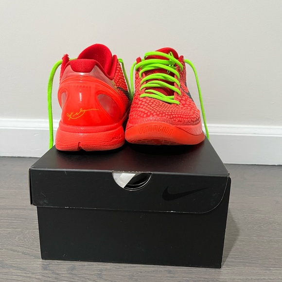 Kobe 6 Protro ‘Reverse Grinch’ - Picture 6 of 7